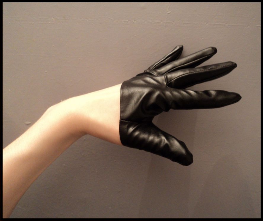 Sexy gloves fan xxx pic