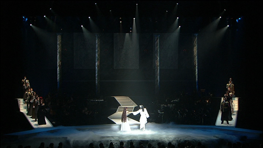 Концерт 2012 год. Romeo et Juliette Takarazuka 2010. Romeo et Juliette мюзикл. Такаразука сцена.